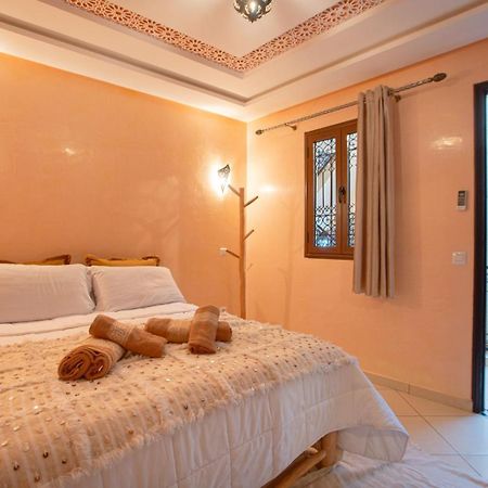 Private Riad 3Ch Salon, Terrasse Avec Jacuzzi , A Jemaa El Fna マラケシュ エクステリア 写真