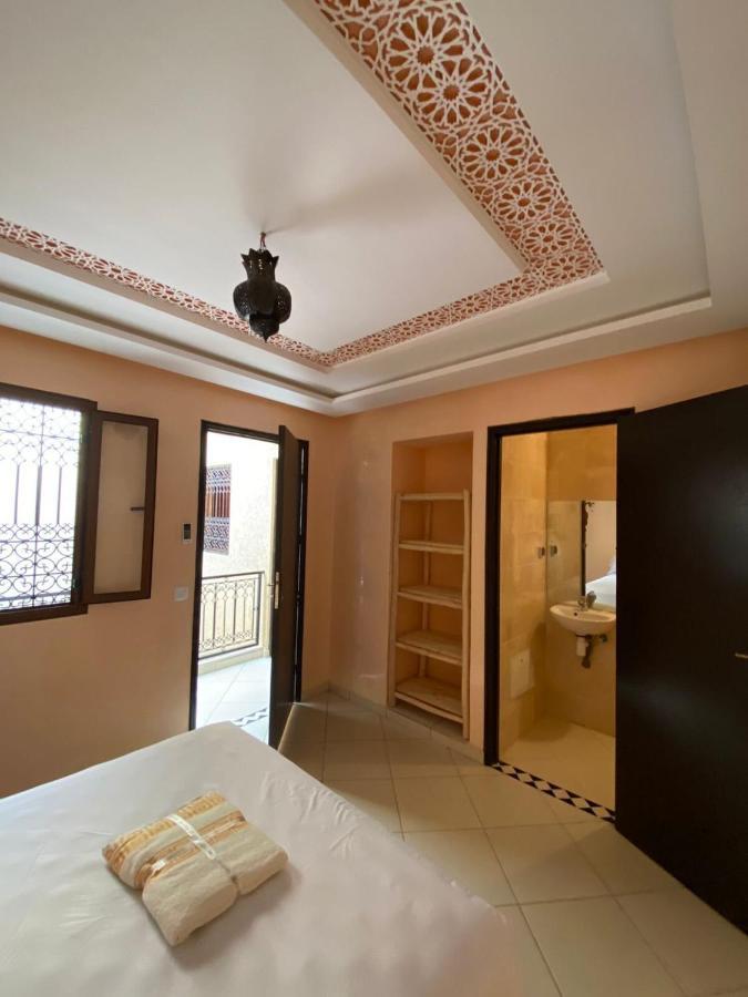 Private Riad 3Ch Salon, Terrasse Avec Jacuzzi , A Jemaa El Fna マラケシュ エクステリア 写真