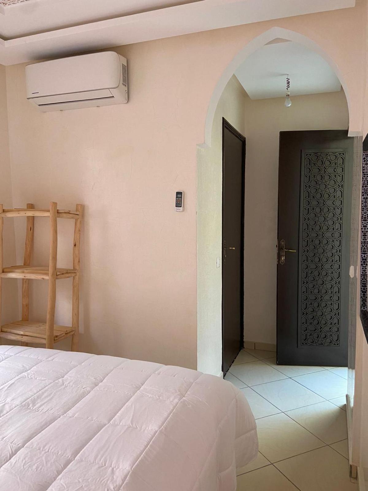 Private Riad 3Ch Salon, Terrasse Avec Jacuzzi , A Jemaa El Fna マラケシュ エクステリア 写真