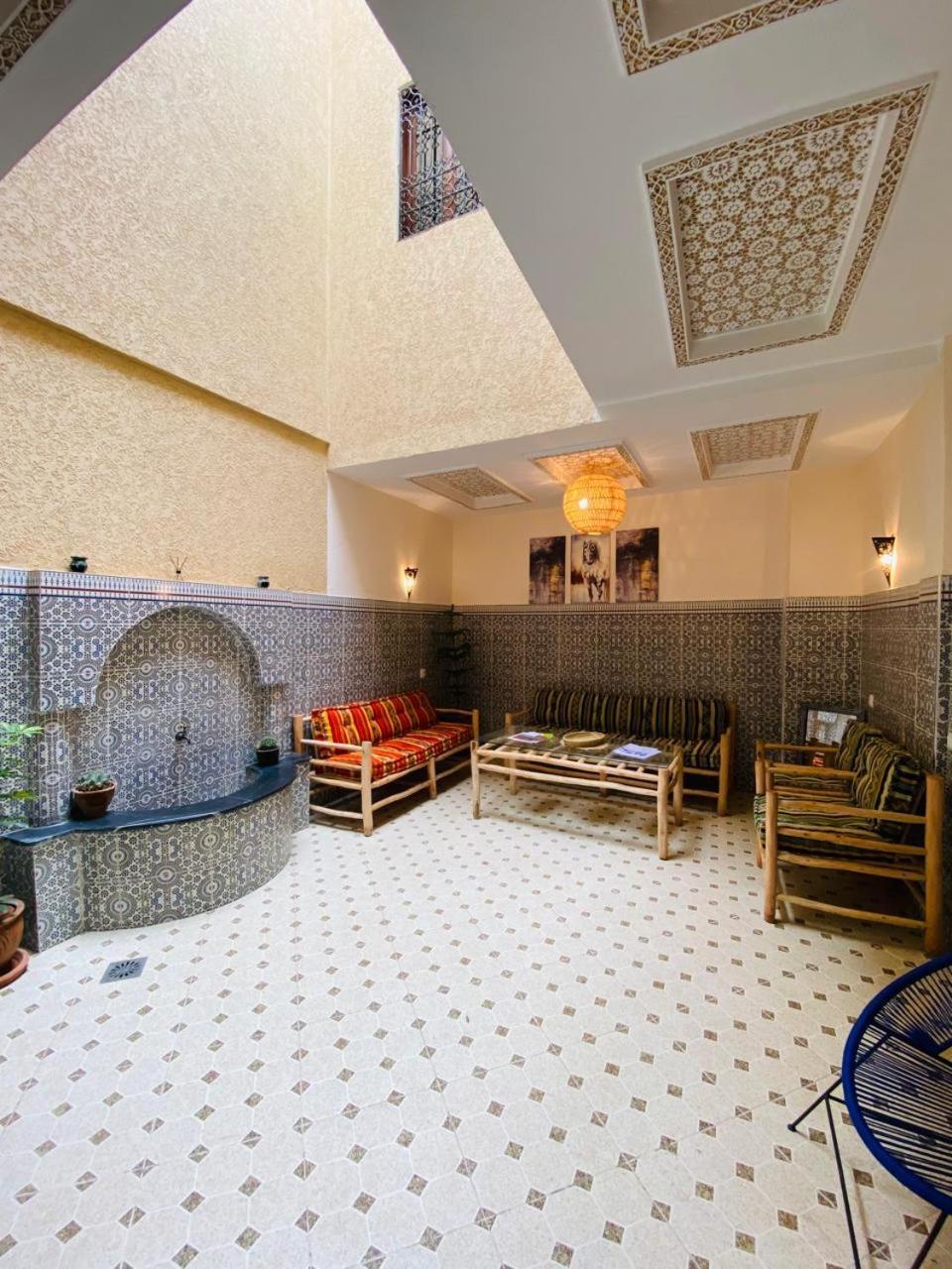 Private Riad 3Ch Salon, Terrasse Avec Jacuzzi , A Jemaa El Fna マラケシュ エクステリア 写真
