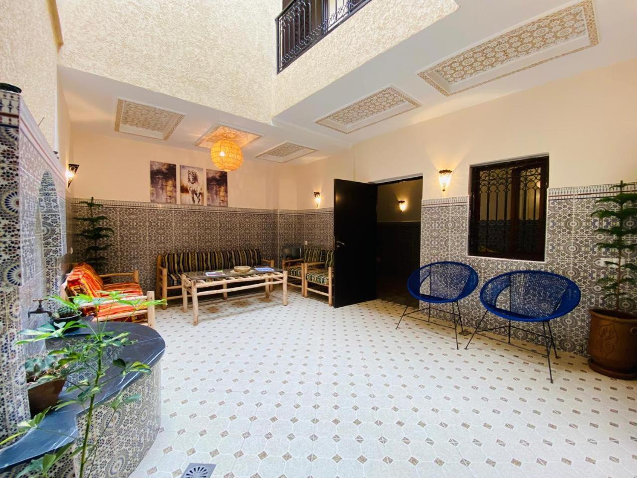 Private Riad 3Ch Salon, Terrasse Avec Jacuzzi , A Jemaa El Fna マラケシュ エクステリア 写真
