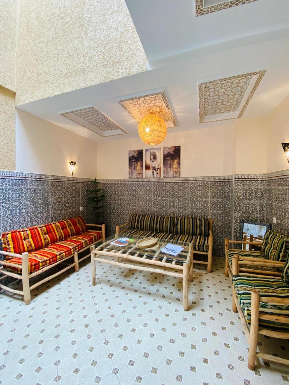 Private Riad 3Ch Salon, Terrasse Avec Jacuzzi , A Jemaa El Fna マラケシュ エクステリア 写真