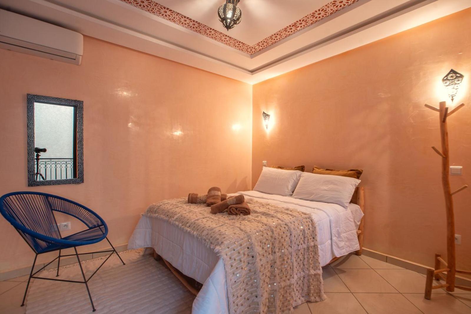 Private Riad 3Ch Salon, Terrasse Avec Jacuzzi , A Jemaa El Fna マラケシュ エクステリア 写真