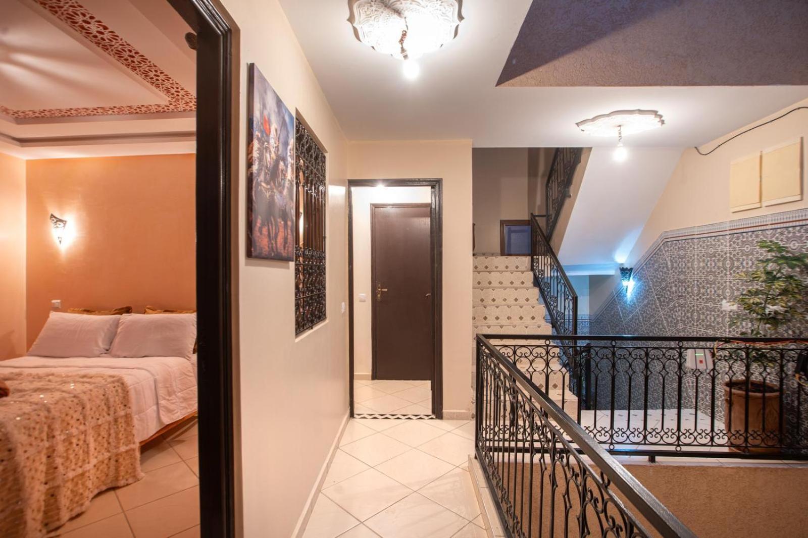 Private Riad 3Ch Salon, Terrasse Avec Jacuzzi , A Jemaa El Fna マラケシュ エクステリア 写真